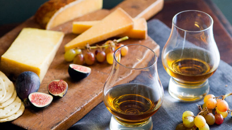 Cum asociezi whisky-ul potrivit în funcție de felul de mâncare? 3 Whisky bourbon